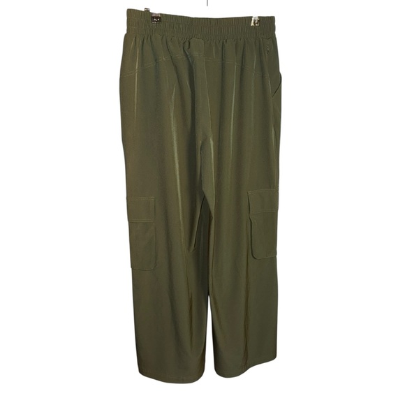 Fabletics Downtown Cargo Pants Dark Olive Wide Leg - Picture 5 of 12
